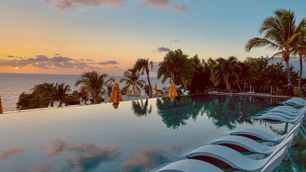 mal-gal-exp-pool-sunset-land-1024×576-1 (1) Pool